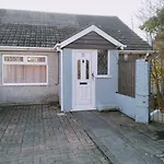 Budget-Friendly 4-Bedroom House In Swansea - Ideal For Travelers