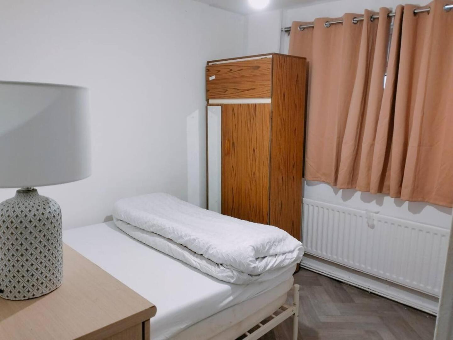 Homestay Budget-friendly 4-bedroom House In - Ideal For Travelers